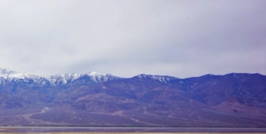 долина смерти озеро