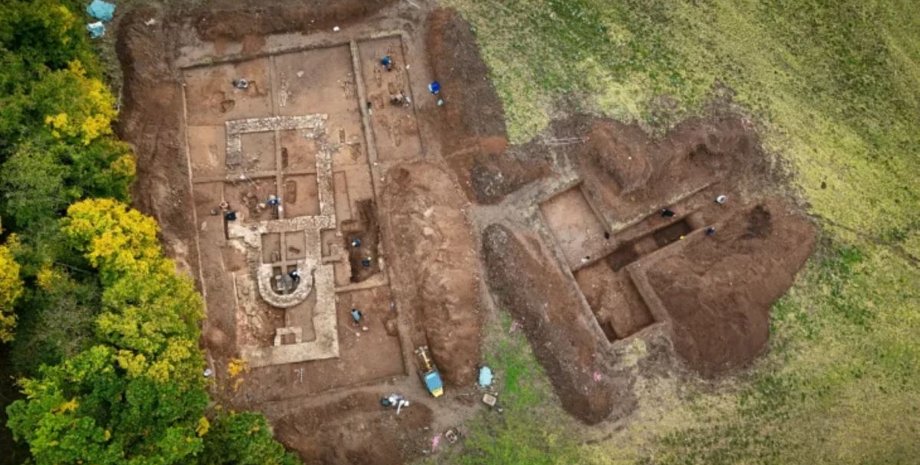 археологи раскопали древние захоронения