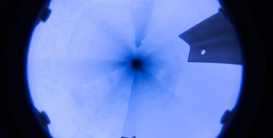 Впервые в истории лед Антарктиды пробурили до самого основания: что скрыто под ледяным щитом»>