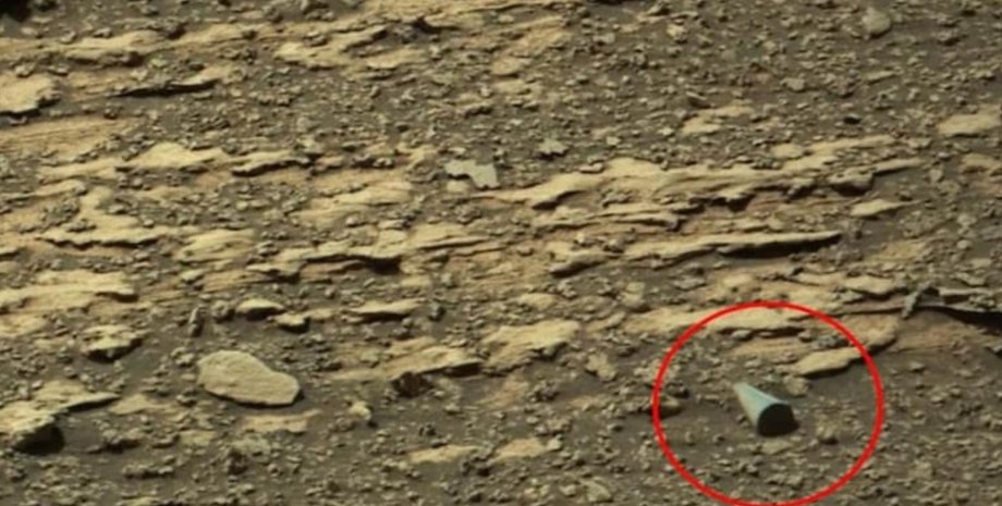 Загадочный цилиндрический объект обнаружен на Марсе: NASA не комментирует находку (фото)»>
