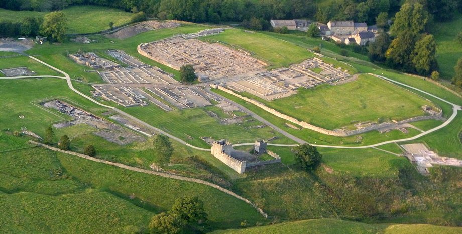 Археологи исследовали артефакт из Виндоланды